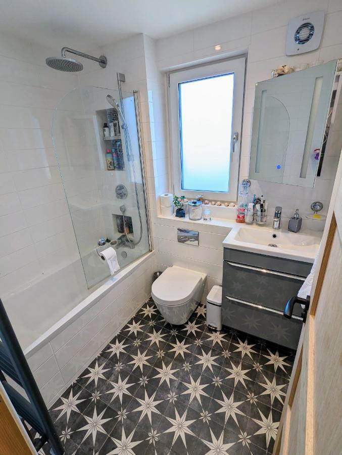 Cosy Guest Room In A Family Home With Free Parking Édimbourg Extérieur photo